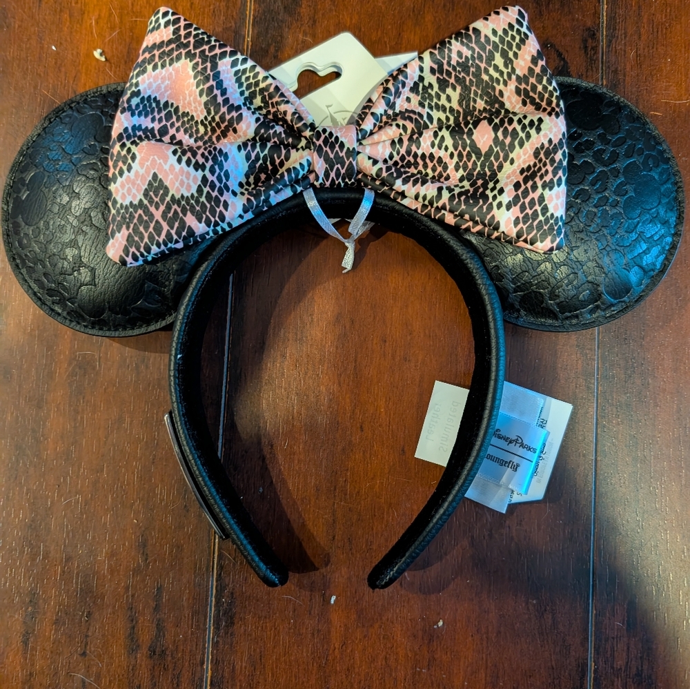 NEW Loungefly Disney Parks Animal Kingdom Pink Safari Minnie Mouse Ears